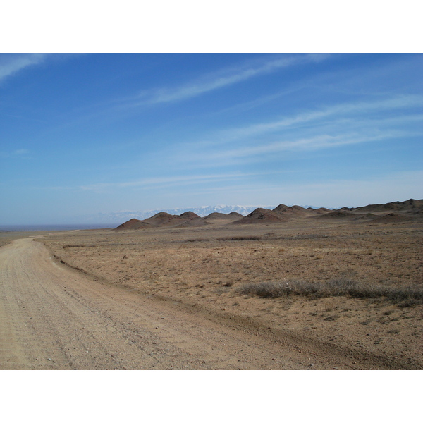 照片 哈萨克斯坦(Kazakhstan) 阿拉木图至恰伦峡谷公路(Almaty to Charyn Canyon road) 2007-03 34