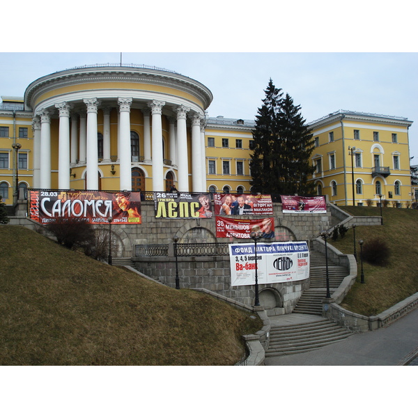 照片 乌克兰(Ukraine) 基辅(Kiev) 赫雷夏蒂克大街(Kreschatyk Street) 2007-03 30