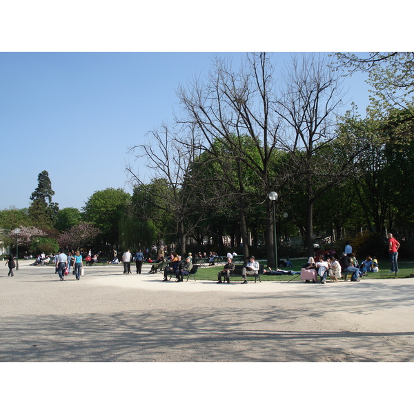 照片 法国(France) 巴黎(Paris) 香榭丽舍大街(Champs Elysees) 2006-04 11