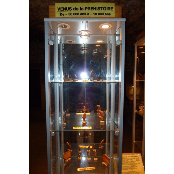 照片 法国(France) 雷尼亚克堡垒屋(Maison Forte de Reignac) 2010-08 4