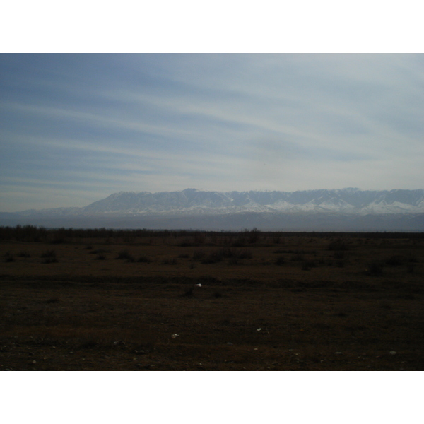 照片 哈萨克斯坦(Kazakhstan) 阿拉木图至恰伦峡谷公路(Almaty to Charyn Canyon road) 2007-03 106