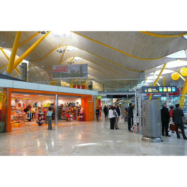 照片 西班牙(Spain) 马德里(Madrid) 巴拉哈斯机场(Barajas Airport) 2007-09 60