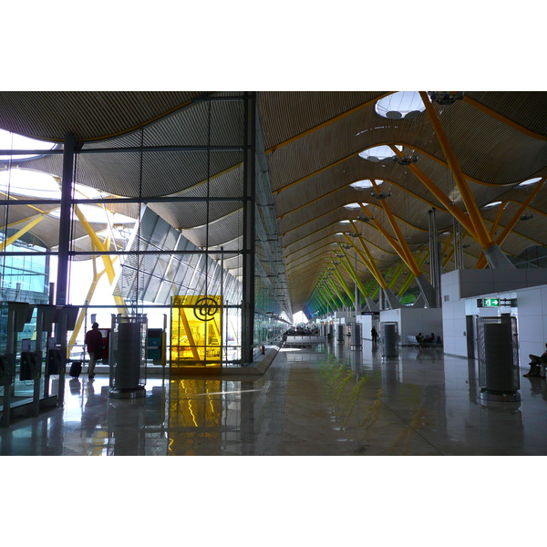 照片 西班牙(Spain) 马德里(Madrid) 巴拉哈斯机场(Barajas Airport) 2007-09 51