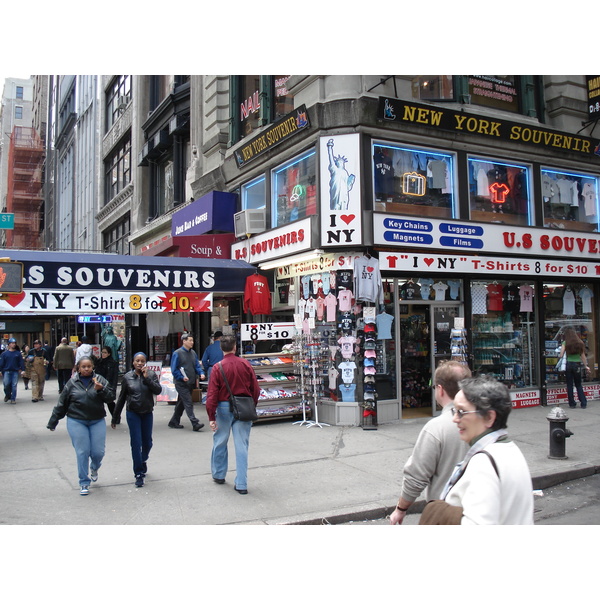 照片 美国(United States) 纽约(New York) 沿第五大道而下(down the 5th Avenue) 2006-03 63
