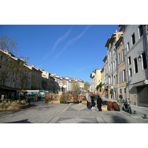 照片 法国(France) 普罗旺斯地区艾克斯(Aix en Provence) 梳毛工广场(Forum des Cardeurs) 2008-04 10