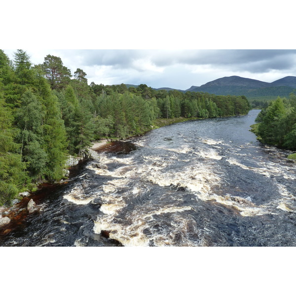 照片 英国(United Kingdom) 苏格兰(Scotland) 凯恩戈姆山国家公园(Cairngorms National Park) 因弗考尔德桥(Invercauld Bridge) 2011-07 1