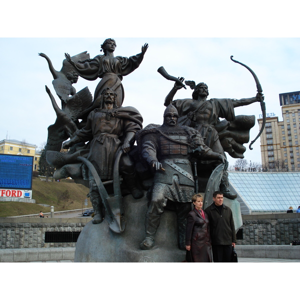 照片 乌克兰(Ukraine) 基辅(Kiev) 赫雷夏蒂克大街(Kreschatyk Street) 2007-03 72