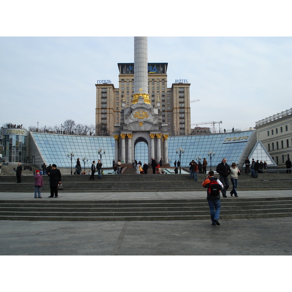 照片 乌克兰(Ukraine) 基辅(Kiev) 赫雷夏蒂克大街(Kreschatyk Street) 2007-03 52