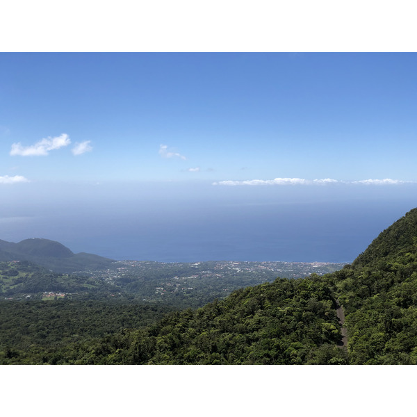 照片 瓜德罗普(Guadeloupe) 大苏弗里耶尔火山(La Grande Soufriere) 2021-02 27
