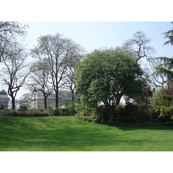 照片 法国(France) 巴黎(Paris) 巴蒂尼奥勒广场公园(Square des Batignolles) 2006-04 5