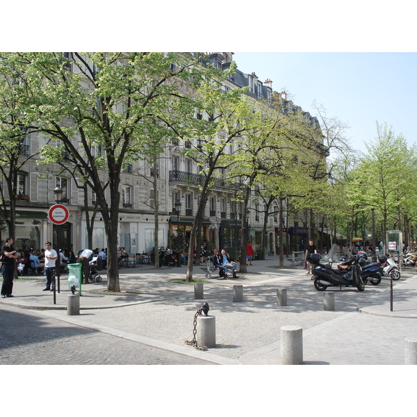 照片 法国(France) 巴黎(Paris) 第十七区(17th Arrondissement) 2006-04 10
