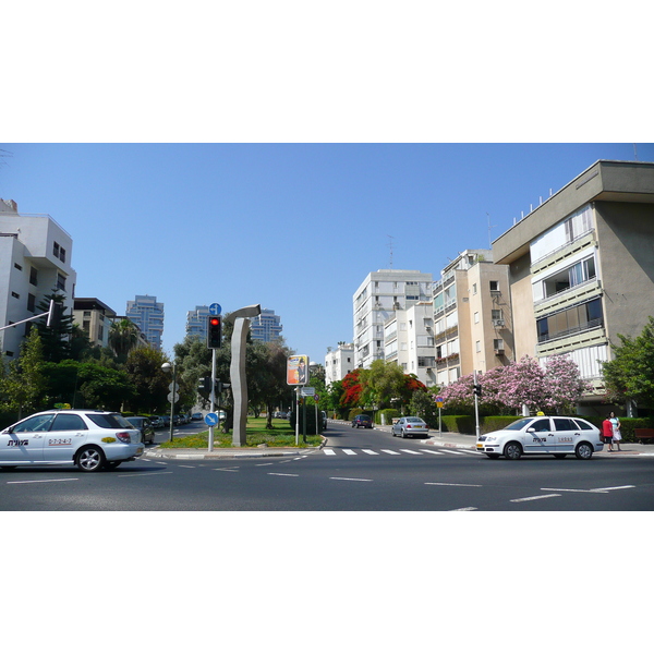 照片 以色列(Israel) 特拉维夫(Tel Aviv) 亚博廷斯基街(Jabotinsky Street) 2007-06 7