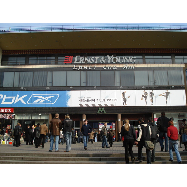照片 乌克兰(Ukraine) 基辅(Kiev) 赫雷夏蒂克大街(Kreschatyk Street) 2007-03 34