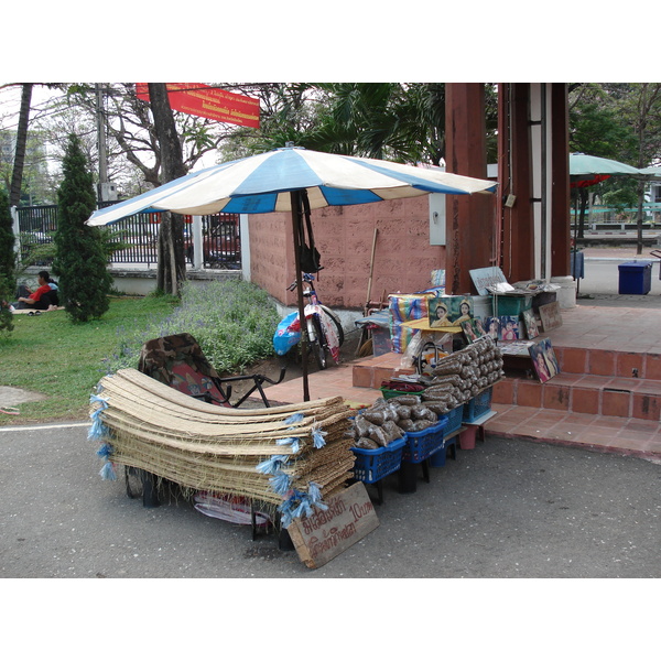 照片 泰国(Thailand) 清迈(Chiang Mai) 护城河内(Inside Canal) 布阿哈公园(Buak Had Park) 2006-04 24