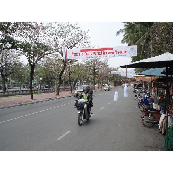 照片 泰国(Thailand) 清迈(Chiang Mai) 护城河内(Inside Canal) 班龙布里路（护城河）(Bamrungburi road (Canal)) 2006-04 5