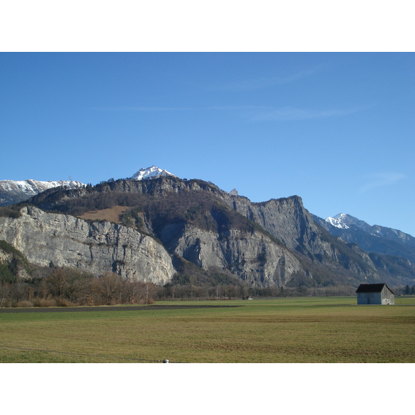 照片 瑞士(Switzerland) 库尔至瓦杜兹公路(Chur to Vaduz Road) 2007-01 0