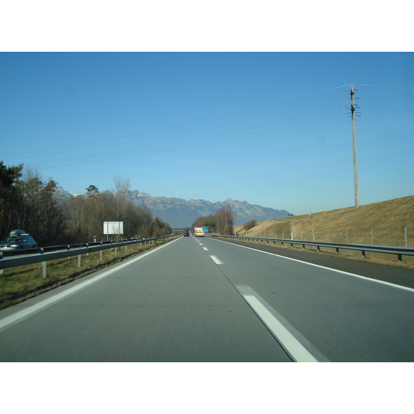 照片 瑞士(Switzerland) 库尔至瓦杜兹公路(Chur to Vaduz Road) 2007-01 1