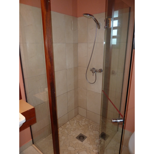 照片 新喀里多尼亚(New Caledonia) 利富岛(Lifou) 德雷胡村酒店(Drehu Village Hotel) 2010-05 25