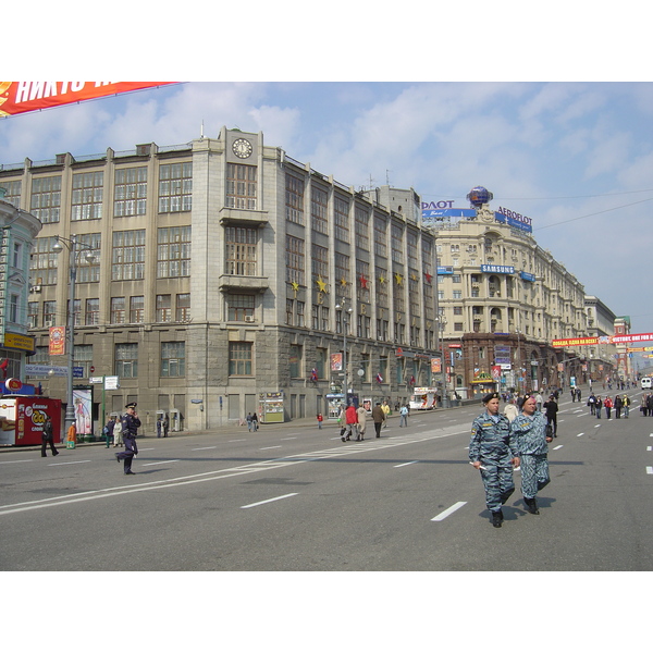 照片 俄罗斯(Russia) 莫斯科(Moscow) 特维尔大街(Tverskaya Street) 2005-04 50