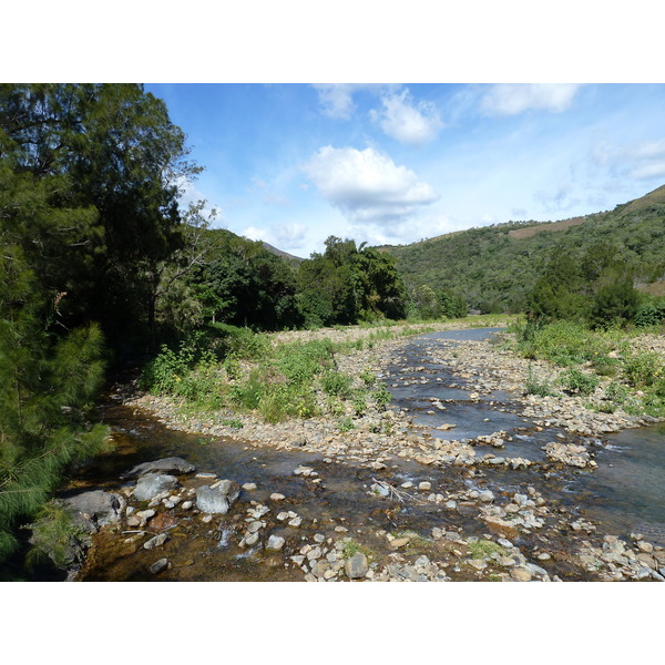 照片 新喀里多尼亚(New Caledonia) 通图塔至蒂奥公路(Tontouta to Thio road) 2010-05 110