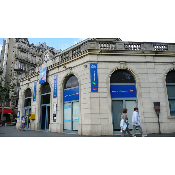 照片 法国(France) 巴黎(Paris) 第十七区(17th Arrondissement) 佩雷尔广场(Place Pereire) 2007-05 21