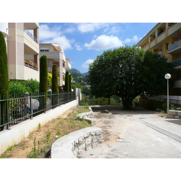 照片 法国(France) 旺斯(Vence) 伊斯纳尔大街(Avenue H. Isnard) 2007-07 30