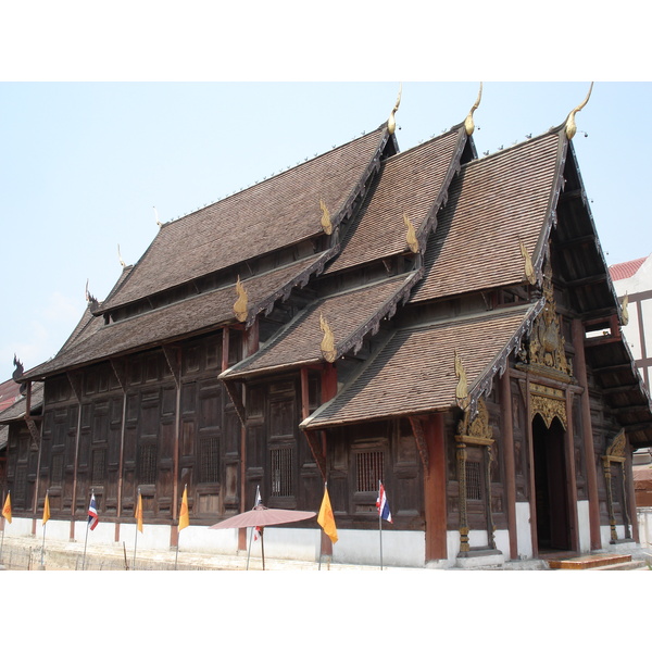 照片 泰国(Thailand) 清迈(Chiang Mai) 护城河内(Inside Canal) 契迪龙寺(Wat Chediluang Varaviharn temple) 2006-04 3
