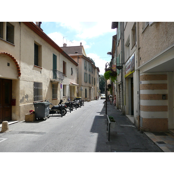 照片 法国(France) 旺斯(Vence) 伊斯纳尔大街(Avenue H. Isnard) 2007-07 24
