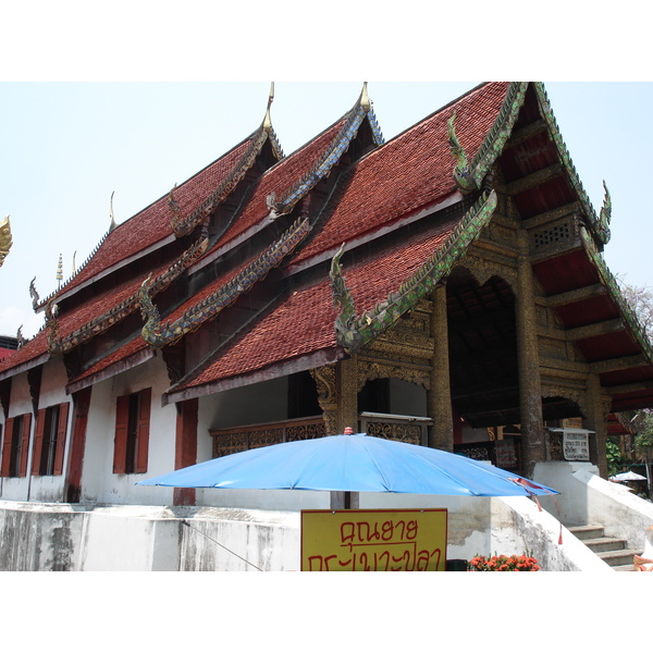 照片 泰国(Thailand) 清迈(Chiang Mai) 护城河内(Inside Canal) 拉查丹嫩路（步行街）(Rad Cha Dom Nurn (Walking Street)) 2006-04 22