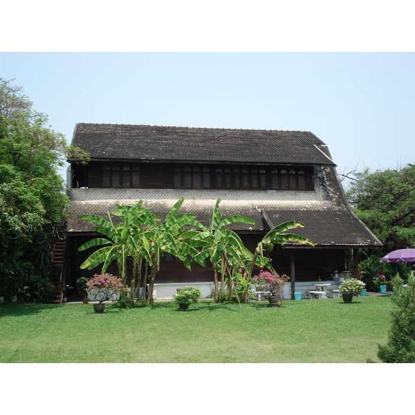 照片 泰国(Thailand) 清迈(Chiang Mai) 护城河内(Inside Canal) 拉查丹嫩路（步行街）(Rad Cha Dom Nurn (Walking Street)) 2006-04 11