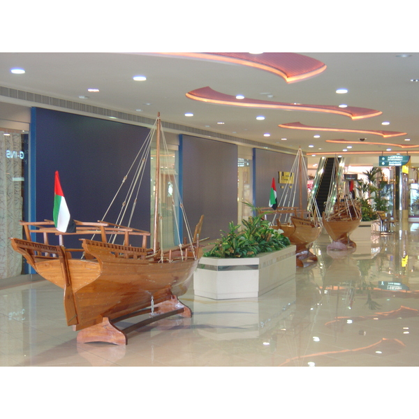 照片 阿联酋(United Arab Emirates) 阿布扎比(Abu Dhabi) 码头购物中心(Marina Mall) 2005-09 4