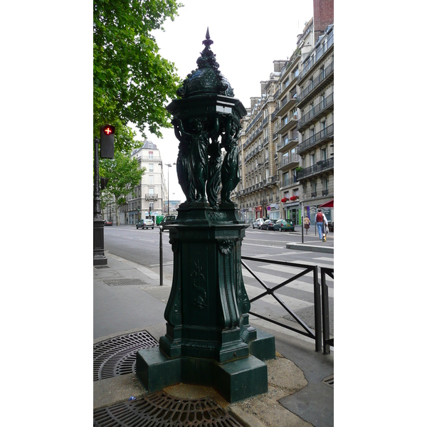 照片 法国(France) 巴黎(Paris) 第十七区(17th Arrondissement) 佩雷尔广场(Place Pereire) 2007-05 27