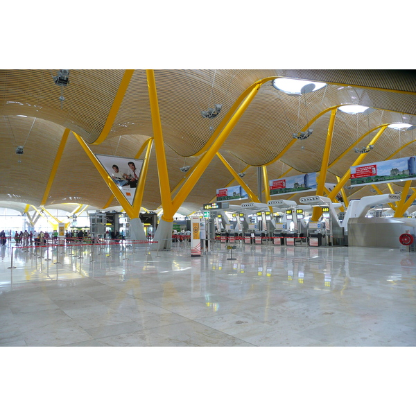 照片 西班牙(Spain) 马德里(Madrid) 巴拉哈斯机场(Barajas Airport) 2007-09 77