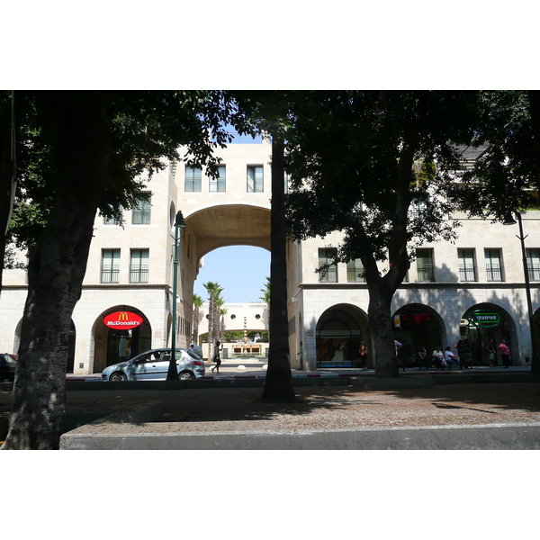 照片 以色列(Israel) 特拉维夫(Tel Aviv) 耶路撒冷街(Yerushalyim Street) 2007-06 25