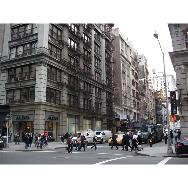 照片 美国(United States) 纽约(New York) 沿第五大道而下(down the 5th Avenue) 2006-03 35