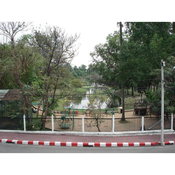 照片 泰国(Thailand) 清迈(Chiang Mai) 护城河内(Inside Canal) 布阿哈公园(Buak Had Park) 2006-04 22