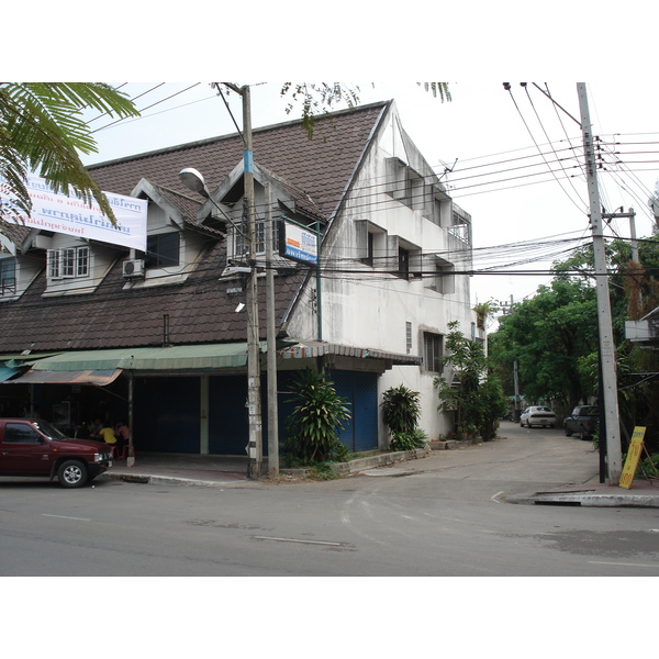 照片 泰国(Thailand) 清迈(Chiang Mai) 护城河内(Inside Canal) 阿拉路（护城河）(Arrak Road(Canal)) 2006-04 8