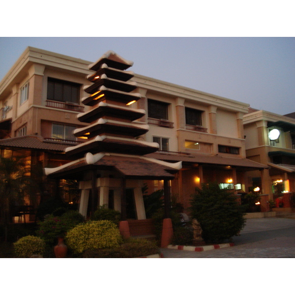 照片 泰国(Thailand) 宗甸(Jomtien) 塔帕亚路(Thappraya) 2008-01 28
