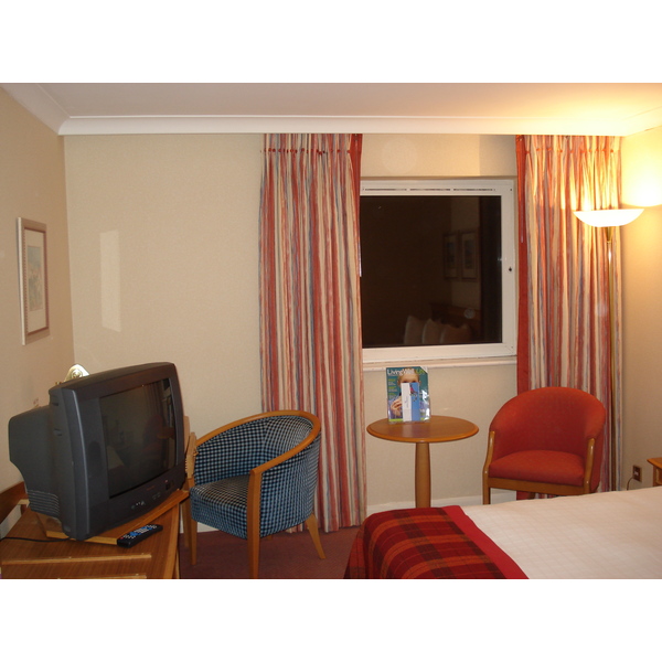 照片 英国(United Kingdom) 布拉克内尔(Bracknell) 希尔顿酒店(Hilton Hotel) 2006-10 13