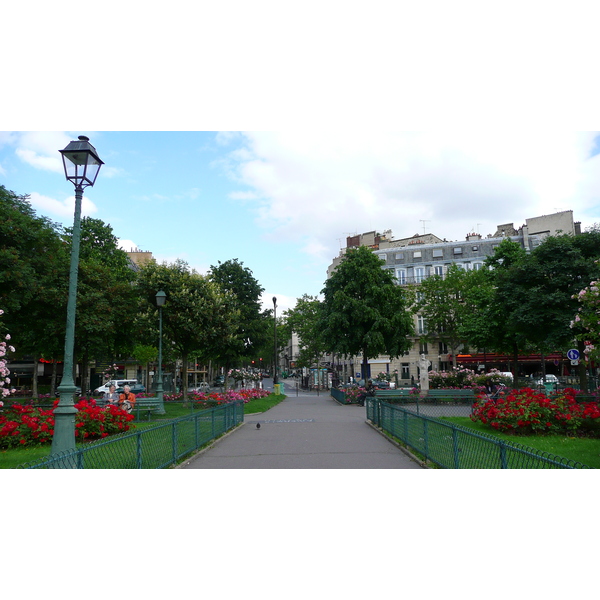 照片 法国(France) 巴黎(Paris) 第十七区(17th Arrondissement) 佩雷尔广场(Place Pereire) 2007-05 11