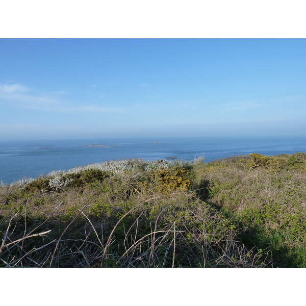 照片 法国(France) 圣库隆(St Coulomb) 2010-04 24