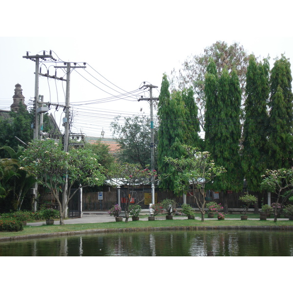 照片 泰国(Thailand) 清迈(Chiang Mai) 护城河内(Inside Canal) 布阿哈公园(Buak Had Park) 2006-04 19