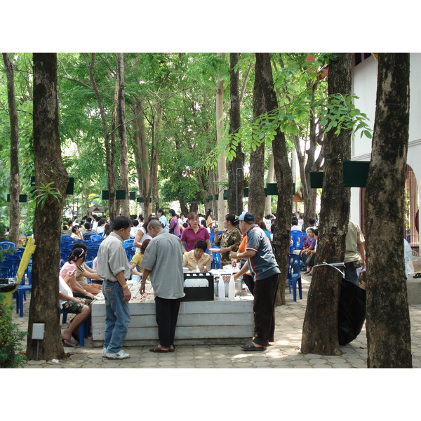 照片 泰国(Thailand) 清迈(Chiang Mai) 护城河内(Inside Canal) 帕辛寺(Wat Phra Sing temple) 2006-04 10