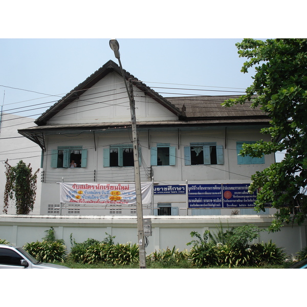 照片 泰国(Thailand) 清迈(Chiang Mai) 护城河内(Inside Canal) 三兰路(Sam Lan Road) 2006-04 15