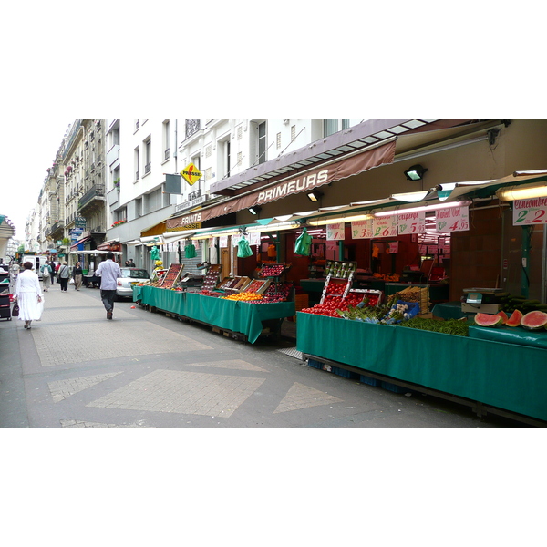照片 法国(France) 巴黎(Paris) 第十七区(17th Arrondissement) 莱维街(Rue Levis) 2007-05 14
