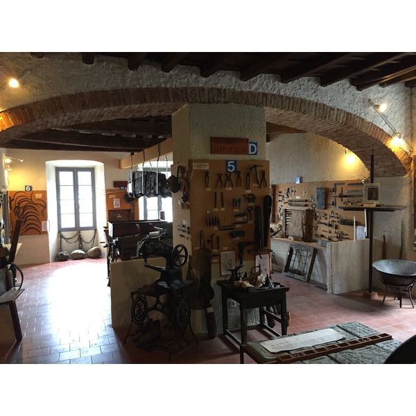 照片 法国(France) 科西嘉岛(Corsica) 塞尔维奥内(Cervione) 民族志博物馆(Ethnographic Museum) 2017-07 14