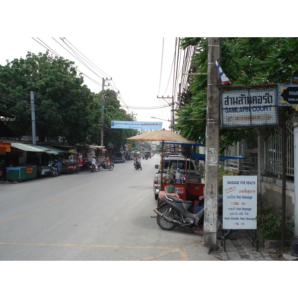 照片 泰国(Thailand) 清迈(Chiang Mai) 护城河内(Inside Canal) 三兰路(Sam Lan Road) 2006-04 18