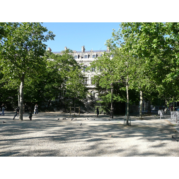 照片 法国(France) 巴黎(Paris) 星形广场和凯旋门(Etoile and Arc de Triomphe) 2007-05 94