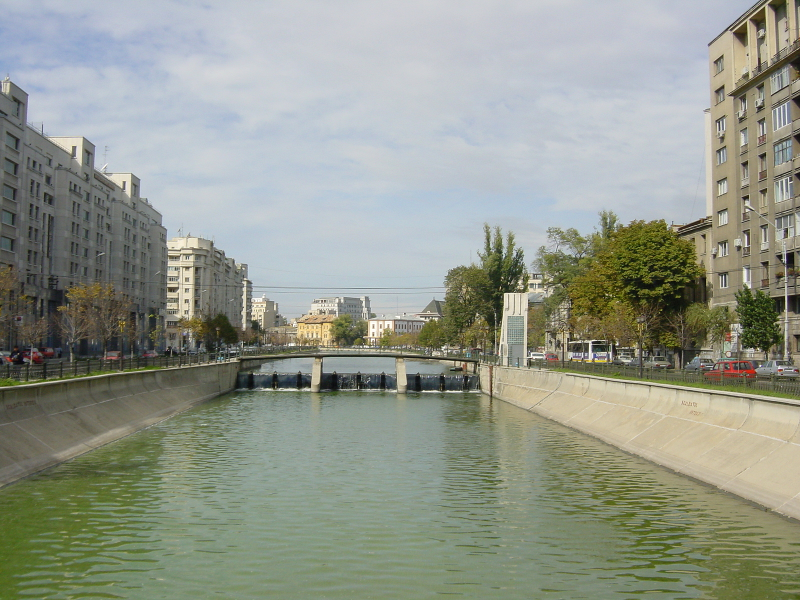 照片 罗马尼亚(Romania) 布加勒斯特(Bucharest) 2003-10 22