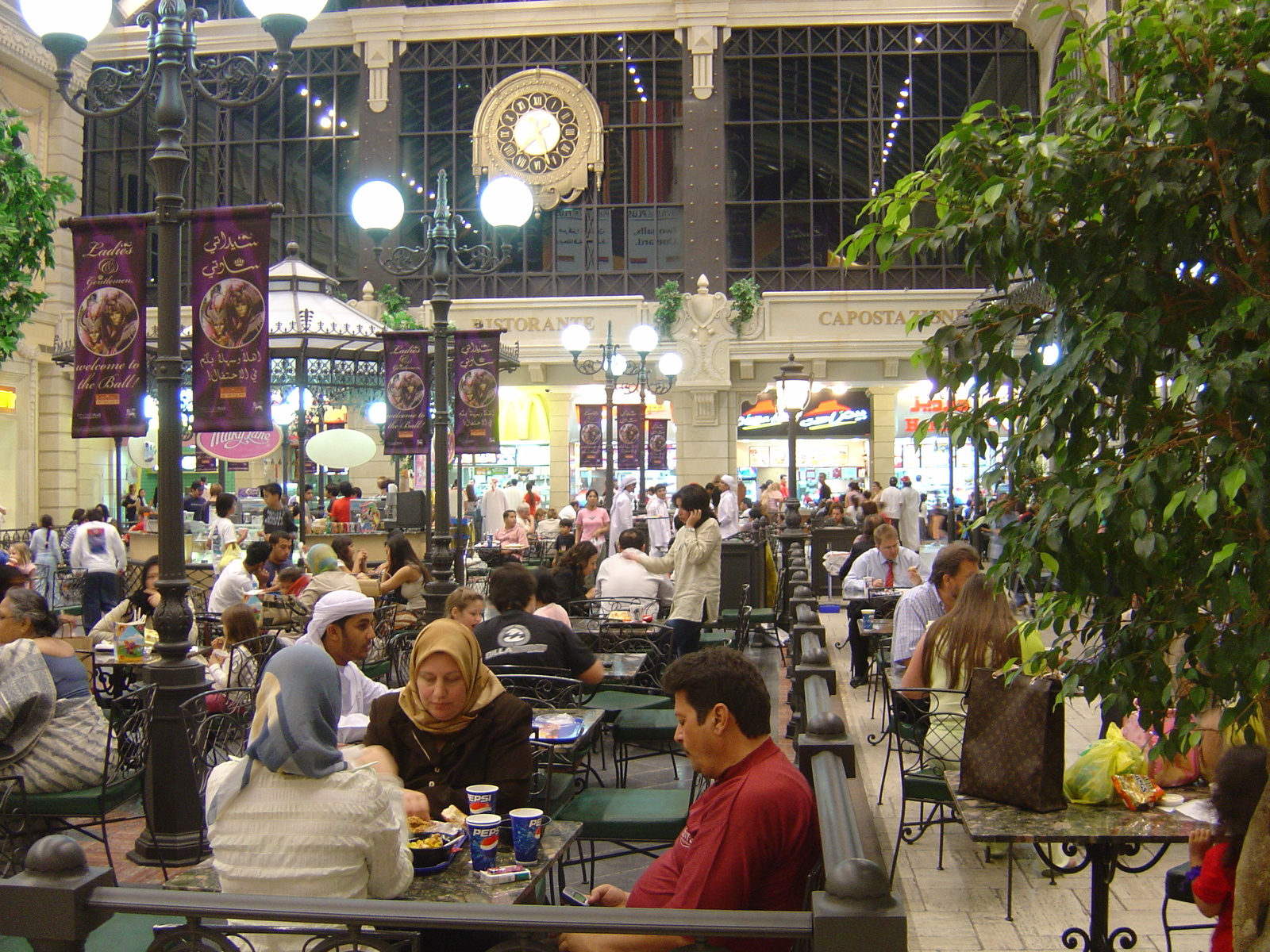 照片 阿联酋(United Arab Emirates) 迪拜(Dubai) 梅尔卡托购物中心(Mercato shopping mall) 2005-11 11